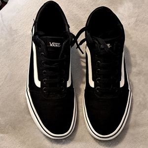 Classic black and white van's